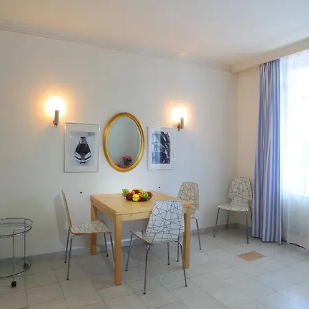 Front 138 Apartment *