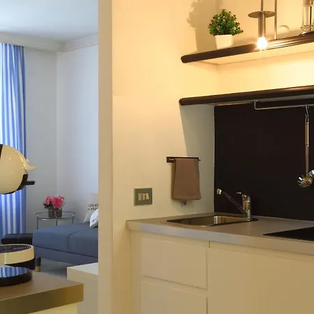 Apartment Front 138 *