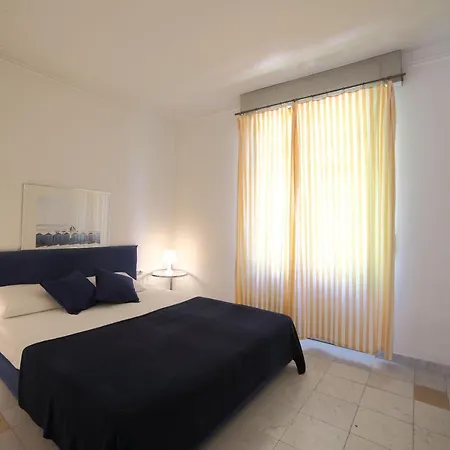 Apartament Front 138 *