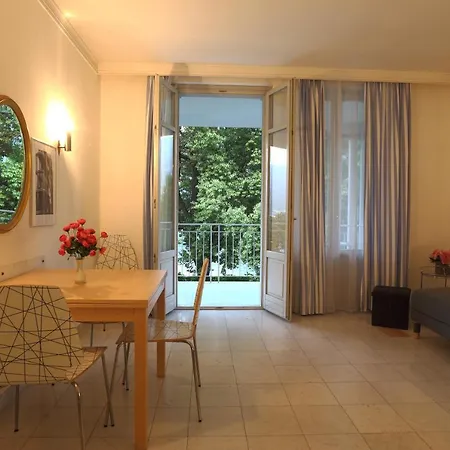 Apartament Front 138 *